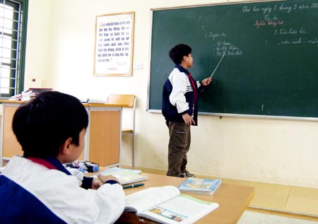 Thôi việc 9 giáo viên vi phạm đạo đức